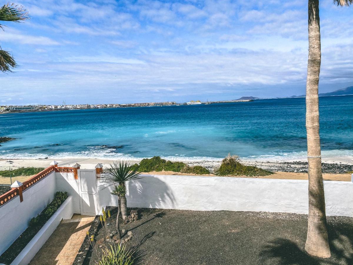 Villa Los Flamencos By Veaco- Beachfront & Pool Corralejo Exterior photo