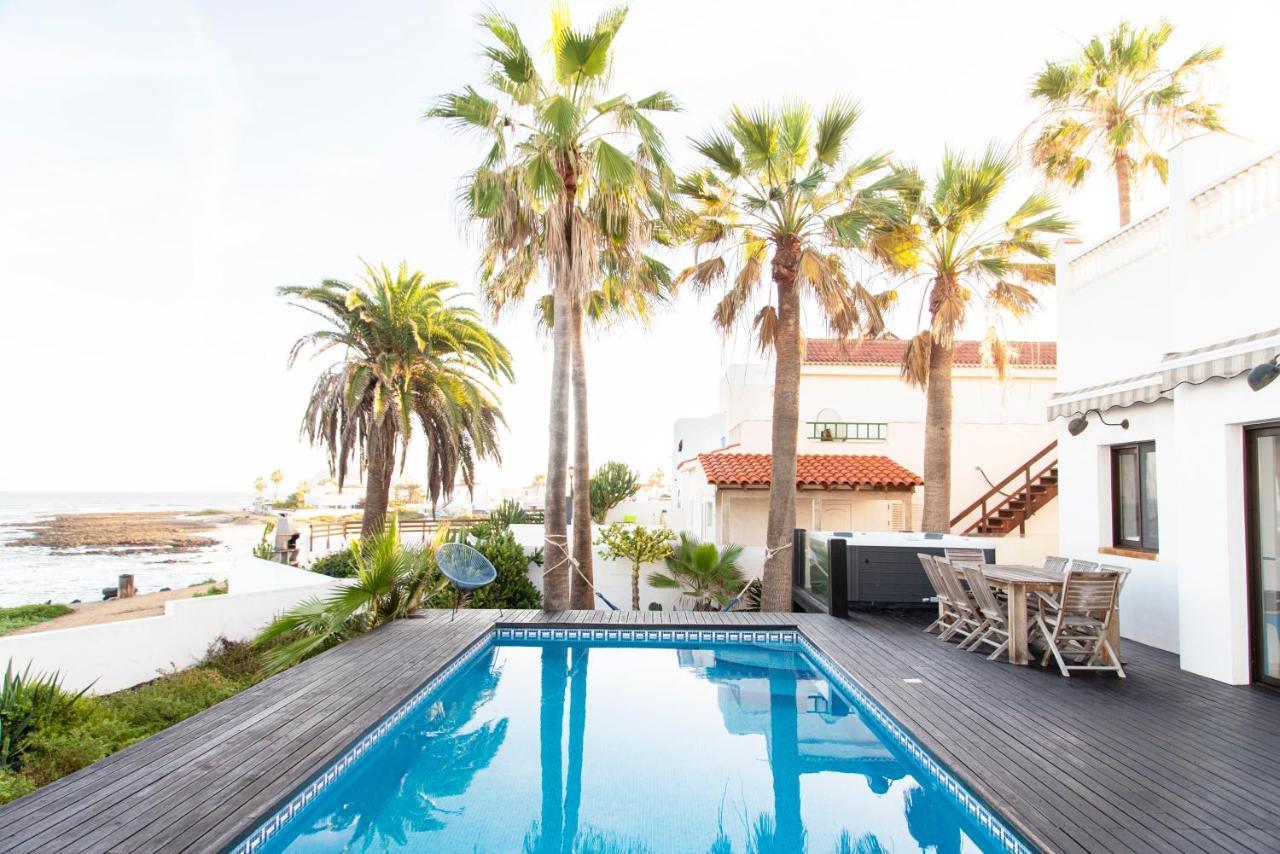 Villa Los Flamencos By Veaco- Beachfront & Pool Corralejo Exterior photo